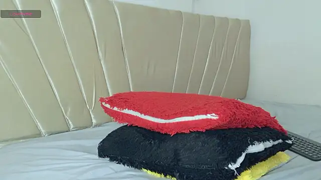 aly_n_sebas live sex cam