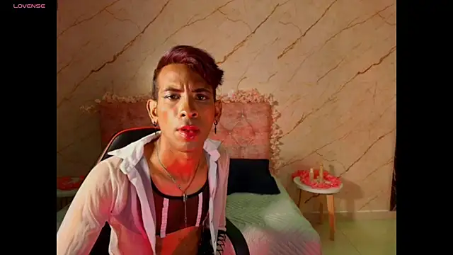 monserrat_petite live cam