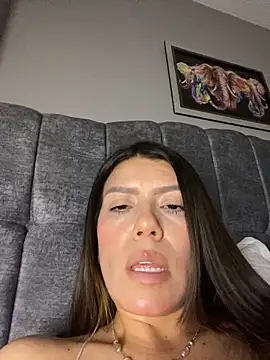 Webcam Model (martina_contreras)  is live.Free join now!