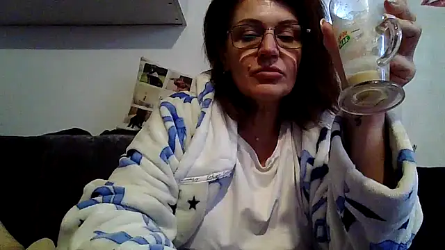 rubyyrosee (F mature) - Lets have a hot Sunday