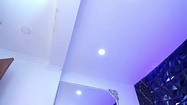 AriadnaLoren live sex cam