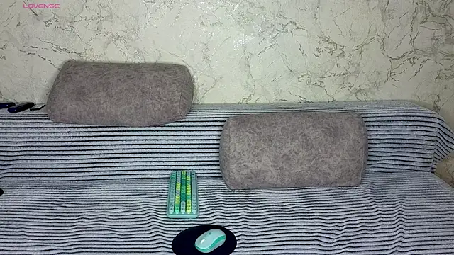 Helen198705 live sex cam