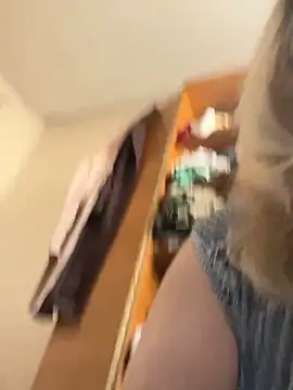 Irina2909@xh live sex cam