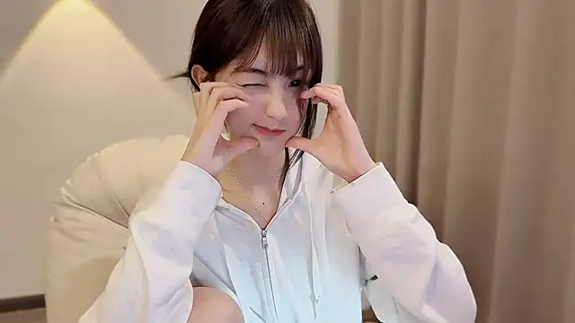 美女LH7在线直播