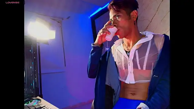 monserrat_petite live cam