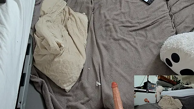 CeriseLapine live cam