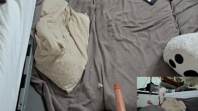 CeriseLapine live cam