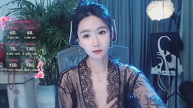 feifei-love (F milf) - 小粉塞入国王控制三分钟