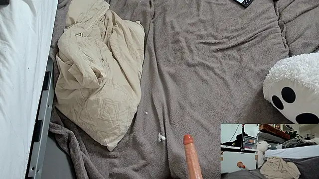 CeriseLapine live cam