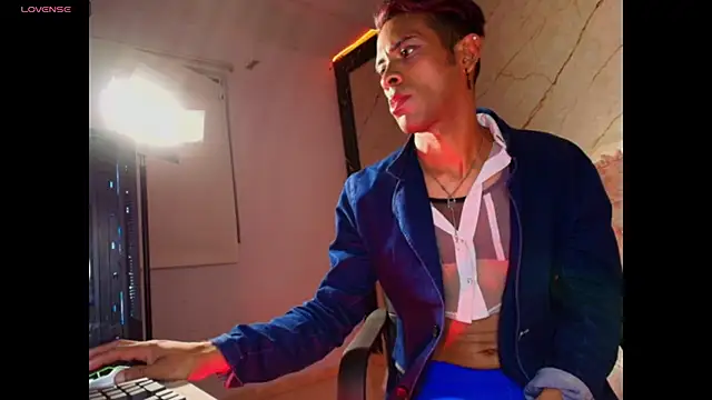 monserrat_petite live cam