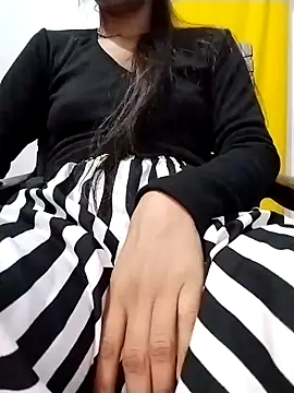 Cute-Naavya live cam