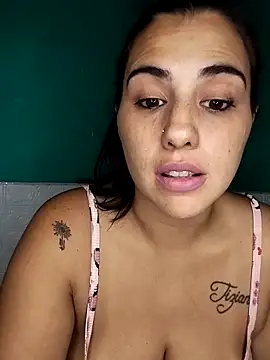 kariciasecreta live cam