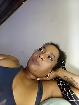 MiZzCreator live cam