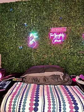 RenaThickAss live cam