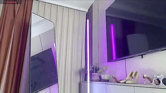 gg-bong1 - GG-BONG1's free webcam - UK Sex Cams