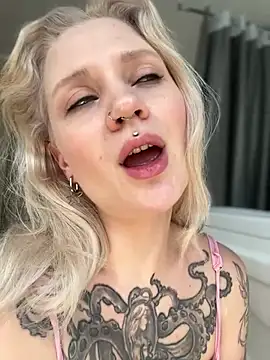 BlondeDoll_ live cam