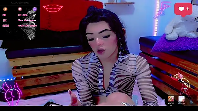 NathalialLooes live cam