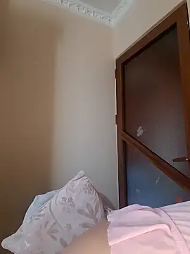 Webcam Model (LunaBlaise)  is live.Free join now!