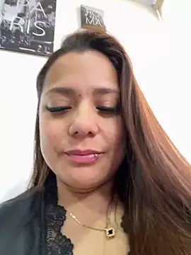 Webcam Model (Pretty__Milf)  is live.Free join now!