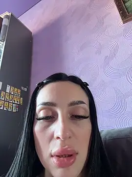 Webcam Model (Soft_Pleasure) is live