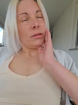 Sunny-Sin Live Webcam on Stripchat