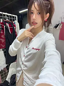 Selenaaaaa- live cam