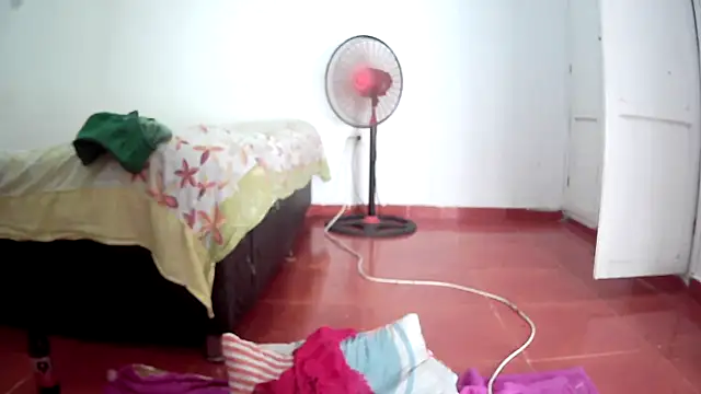 Shantalys_beauty... Live Webcam on Stripchat