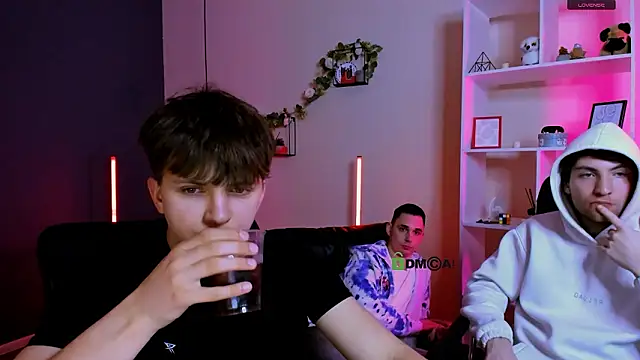 travis_wolf_ (Ask my age) - make me happy