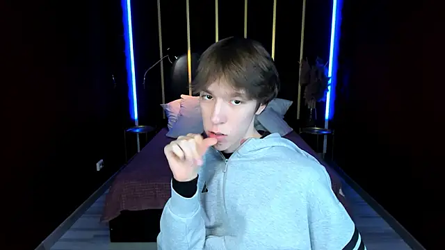 markbranston (M twink) - I am in boxers