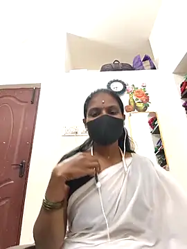 Webcam Model (Tamil_Yalini12)  is live.Free join now!