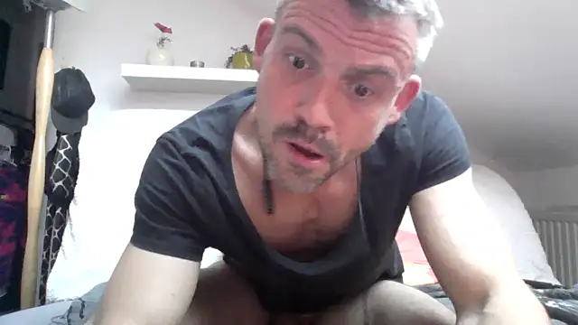 Cambitchboy live cam