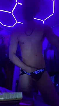 Cloudd_Kingg_Ice... Live Webcam on Stripchat