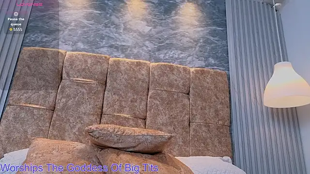 Preview of zoe_hugeboobs