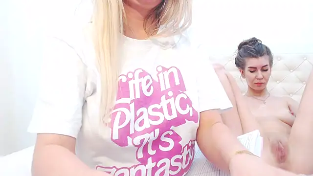 barbiedool (G young) - anna fist ass and blond squirt