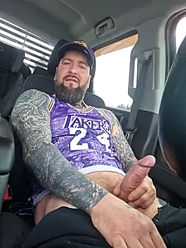 beardedtattood (Ask my age) - Feeling naughty 😈😈