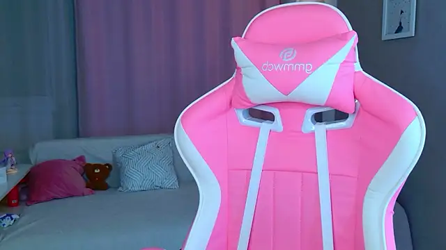 popjenny (F teen) - fingering my pussy