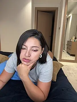 Webcam Model (alexademie1) is live