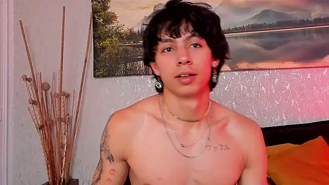 tyler_durten (M twink) - Jerking Off 🍆+ Precum 💦