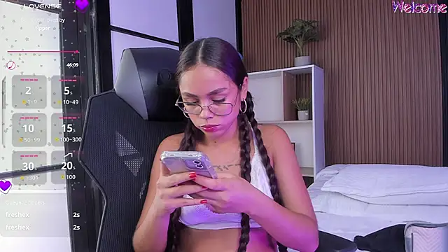 carolinefyre - CarolineFyre's free webcam - UK Sex Cams