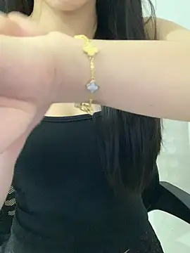 Webcam Model (Jonlie18)  is live.Free join now!