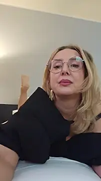 Webcam Model (MariaRichi_)  is live.Free join now!