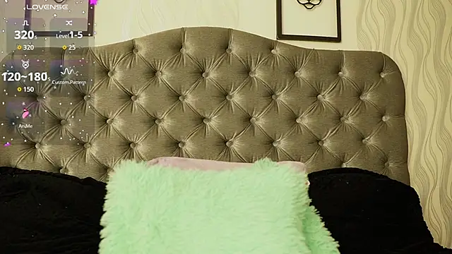 katt_eyes_ (F young) - Show Ass And Pussy Close Up