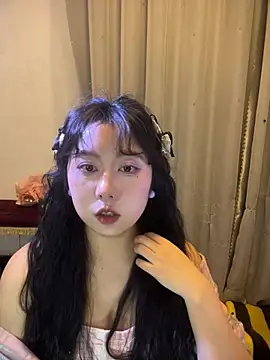 oobaby8889 (F young) - 在校学生大三，挣学费哥哥们点点菜单😜