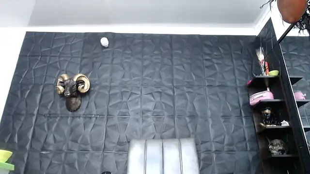 hanna_fox_69 (F young) - fisting pussy