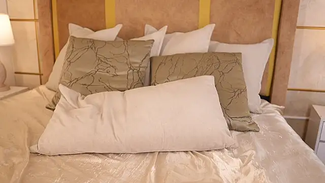 lyrabellini (F teen) - Fuck me in doggy 🤤