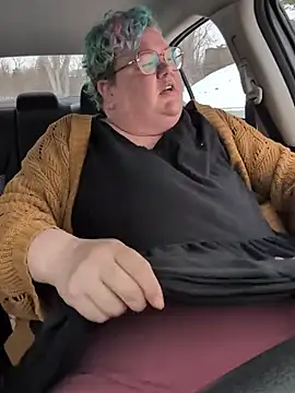 Webcam Model (PotOfGreer) is live