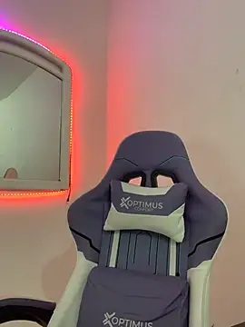 La-Gatiita-trans live sex cam