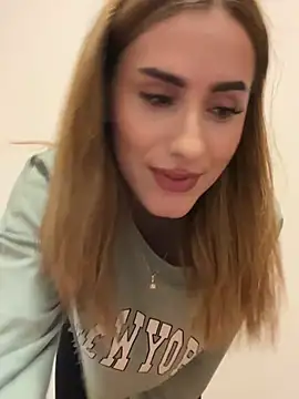 Webcam Model (AriaAdda)  is live.Free join now!