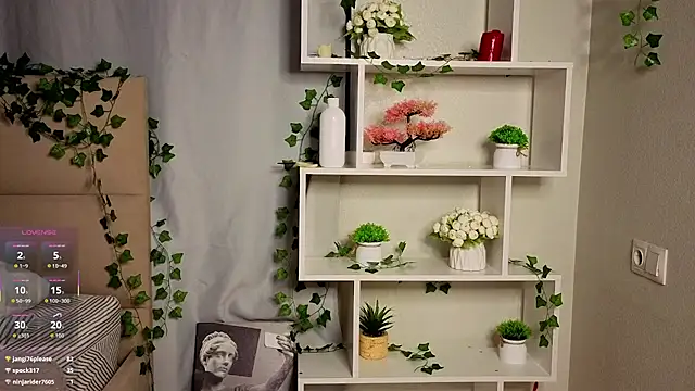 marniordway (F teen) - 💕lick my finger close to cam💕