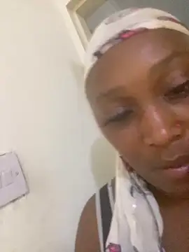 cardiebae89 (F milf) - Pussy play